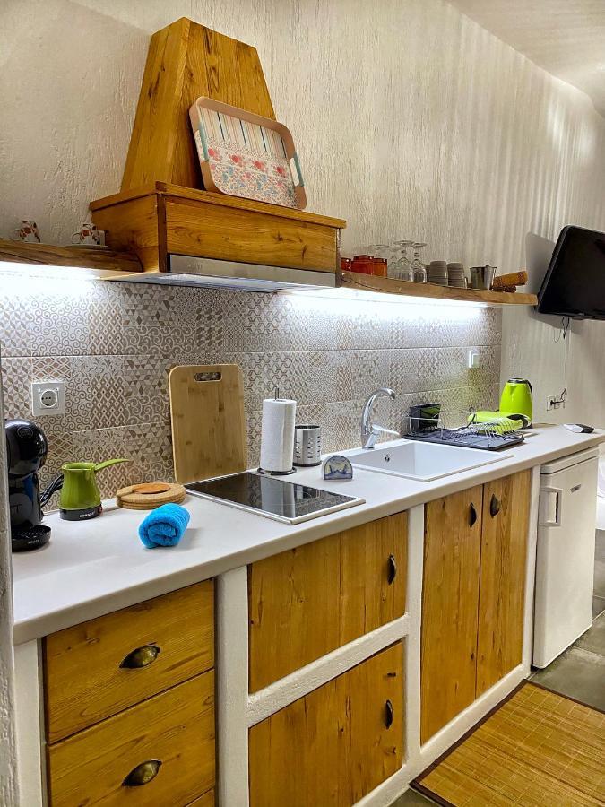 Milos Gem Suites Inn Пачаина Экстерьер фото